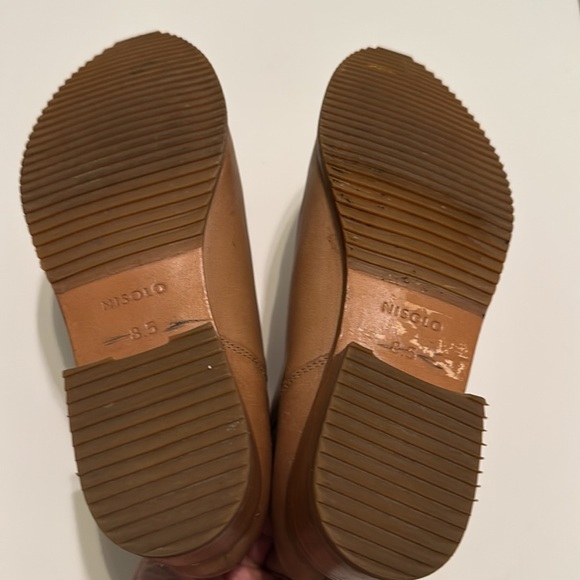 Nisolo almond light brown Chelsea Boots 8.5 - Picture 7 of 8